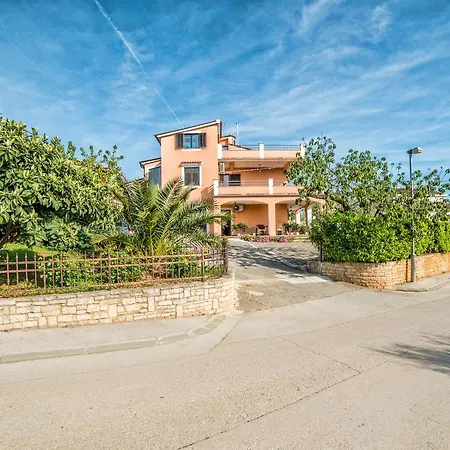 Marija 821 * Пула